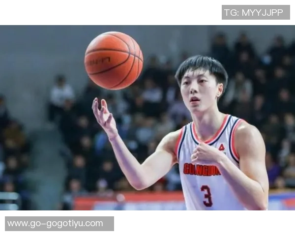 媒体人分析广东队艰难策略胡明轩状态回暖令人振奋